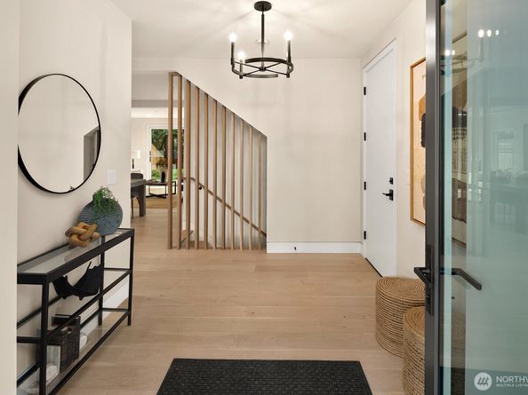 3949 W Barrett Lane, Seattle WA 98199