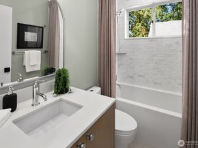 3949 W Barrett Lane, Seattle WA 98199