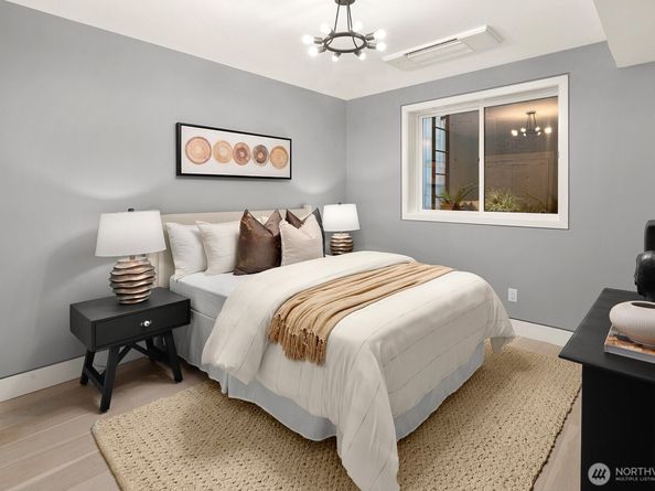 3949 W Barrett Lane, Seattle WA 98199