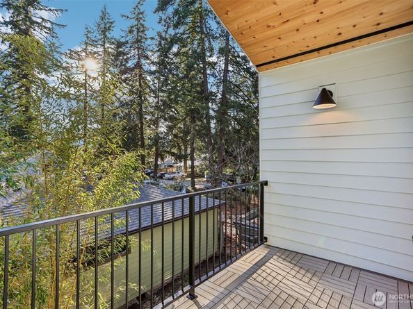 13748 Stone Avenue N, Seattle WA 98133