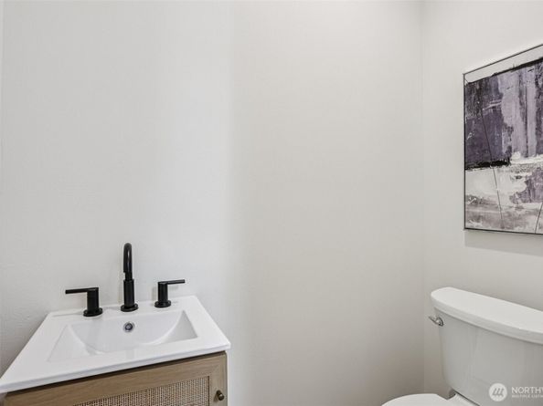 13748 Stone Avenue N, Seattle WA 98133