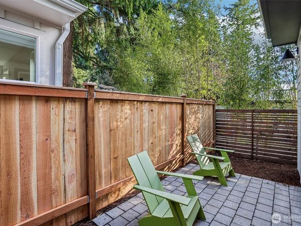 13748 Stone Avenue N, Seattle WA 98133