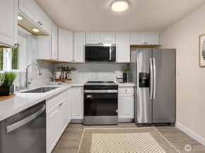 18006 116th Ave SE, Renton WA 98058