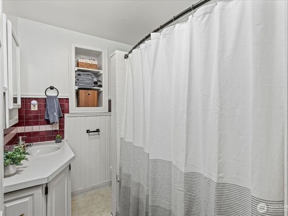 7 Harrison Street 5, Seattle WA 98109