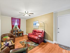 7 Harrison Street 5, Seattle WA 98109