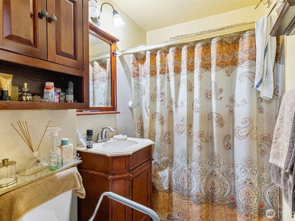 4504 S Trenton Street, Seattle WA 98118