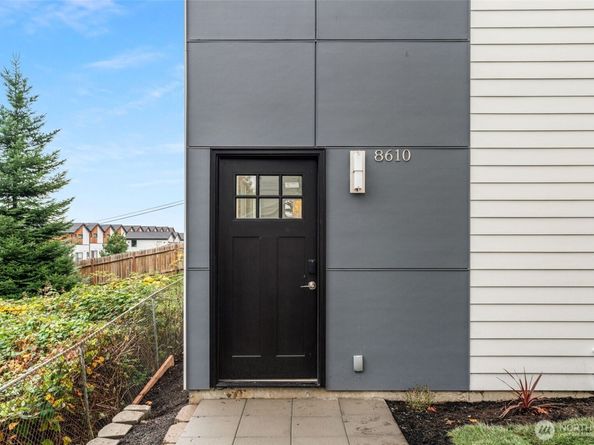8610 37th Avenue S, Seattle WA 98118