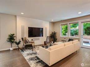 1240 4th Street W, Kirkland WA 98033