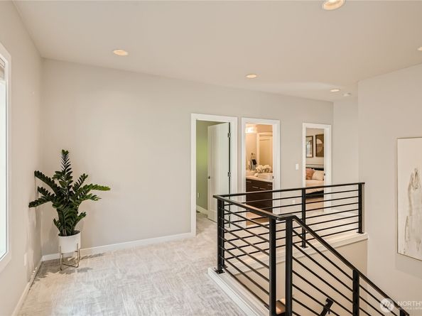 1240 4th Street W, Kirkland WA 98033