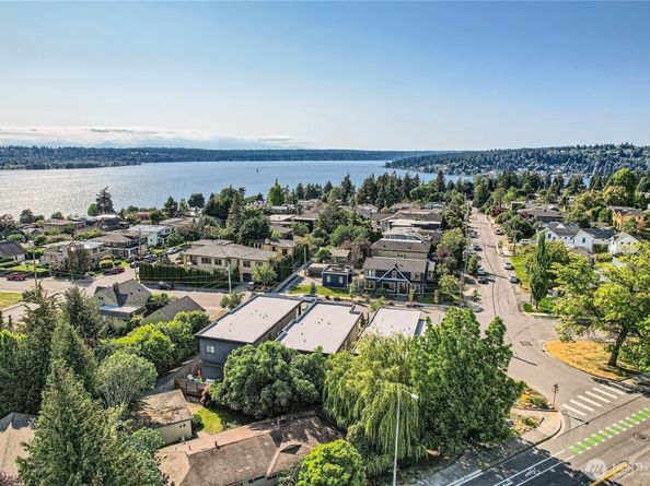 1240 4th Street W, Kirkland WA 98033