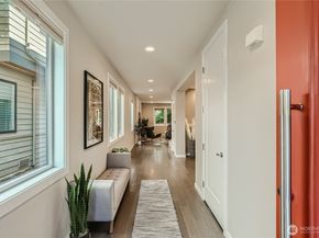 1240 4th Street W, Kirkland WA 98033