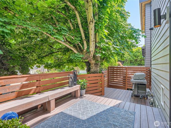1240 4th Street W, Kirkland WA 98033