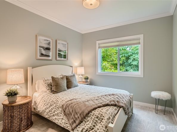 1240 4th Street W, Kirkland WA 98033