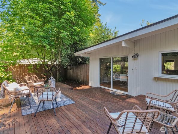 14627 SE Newport Way, Bellevue WA 98006