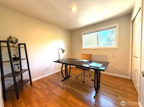 14627 SE Newport Way, Bellevue WA 98006