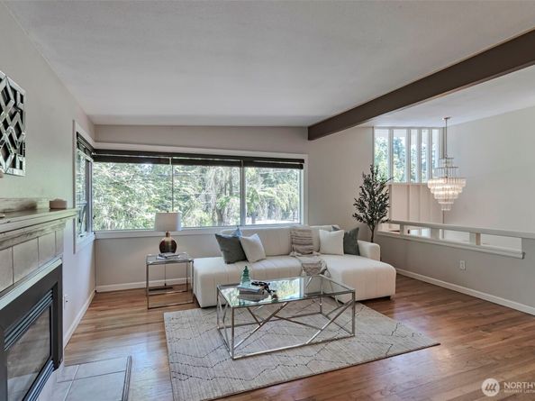 14627 SE Newport Way, Bellevue WA 98006