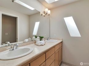 14627 SE Newport Way, Bellevue WA 98006
