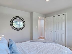 14627 SE Newport Way, Bellevue WA 98006
