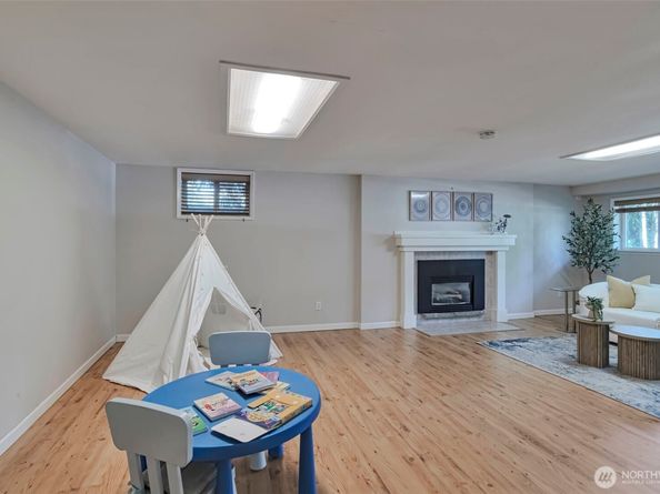 14627 SE Newport Way, Bellevue WA 98006