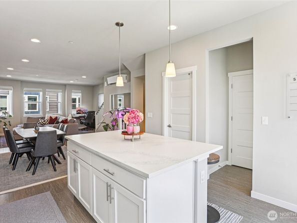 18901 12th Place W H2, Lynnwood WA 98036