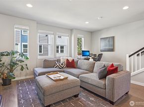 18901 12th Place W H2, Lynnwood WA 98036