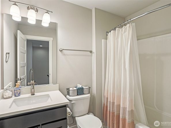 18901 12th Place W H2, Lynnwood WA 98036