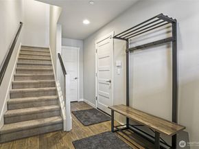 18901 12th Place W H2, Lynnwood WA 98036