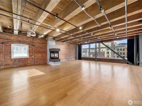210 3rd Avenue S 3C, Seattle WA 98104