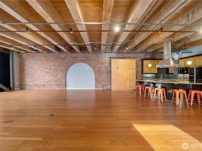 210 3rd Avenue S 3C, Seattle WA 98104