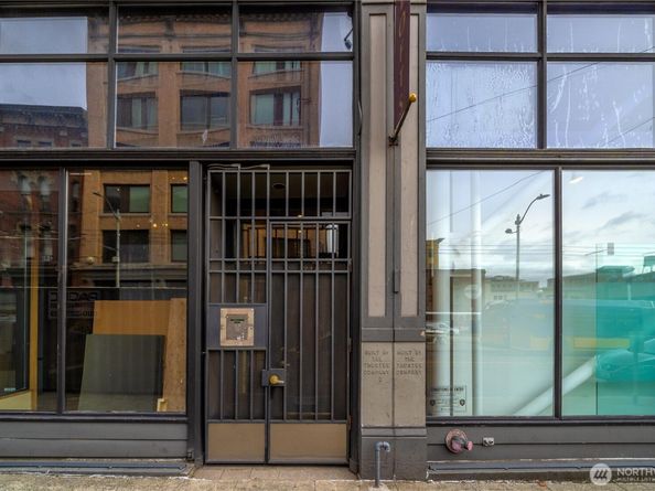 210 3rd Avenue S 3C, Seattle WA 98104