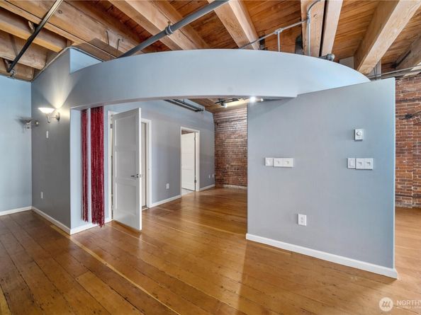 210 3rd Avenue S 3C, Seattle WA 98104