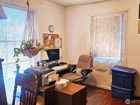 17017 10th Avenue NE, Shoreline WA 98155
