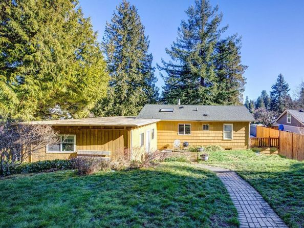 17017 10th Avenue NE, Shoreline WA 98155