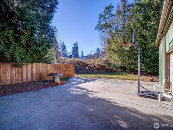 17017 10th Avenue NE, Shoreline WA 98155