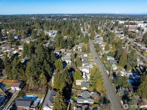 17017 10th Avenue NE, Shoreline WA 98155
