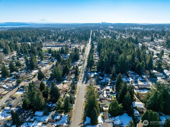 17017 10th Avenue NE, Shoreline WA 98155