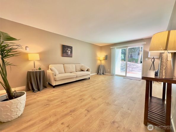 14480 NE 31st Street J101, Bellevue WA 98007