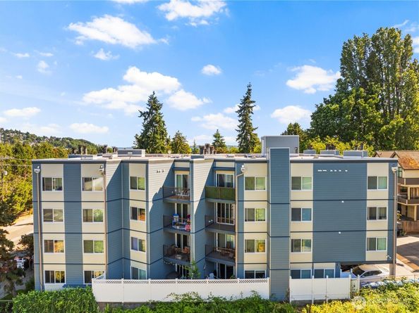 3045 20th Avenue W 210, Seattle WA 98199