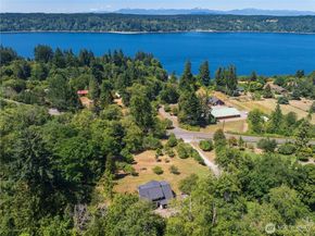 16832 McIntyre Road SW, Vashon WA 98070