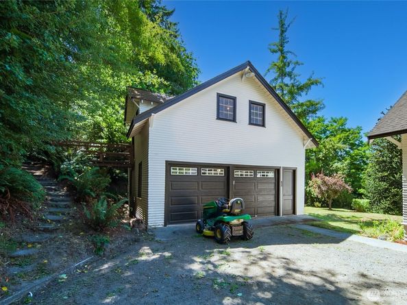 16832 McIntyre Road SW, Vashon WA 98070