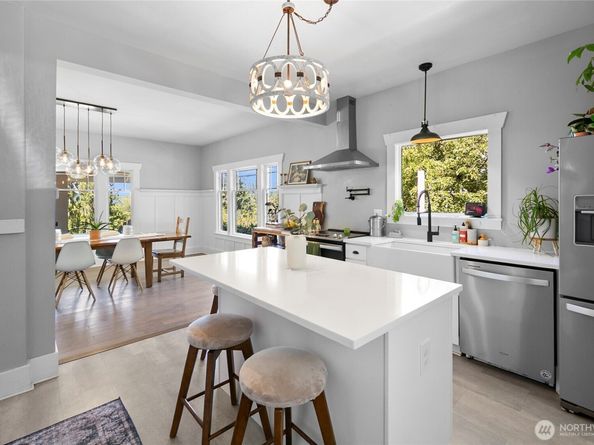 16832 McIntyre Road SW, Vashon WA 98070