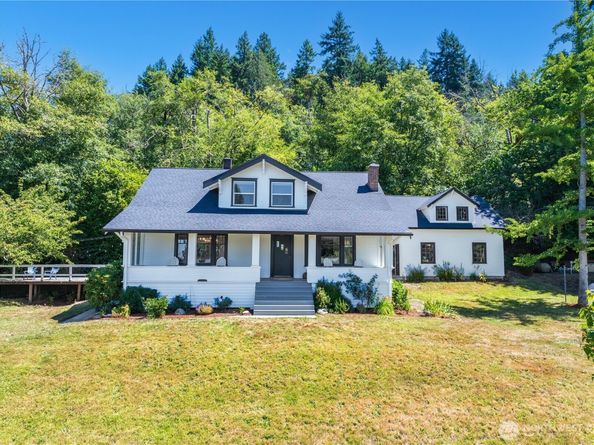 16832 McIntyre Road SW, Vashon WA 98070