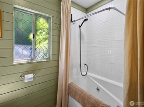 16832 McIntyre Road SW, Vashon WA 98070
