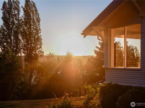 16832 McIntyre Road SW, Vashon WA 98070