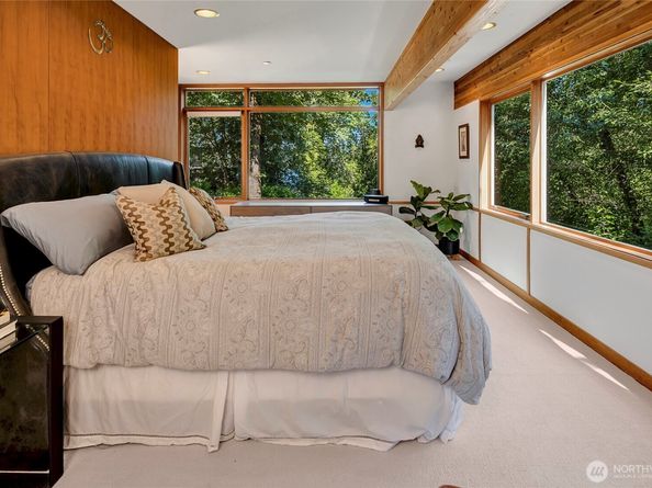 7236 Holly Hill Drive, Mercer Island WA 98040