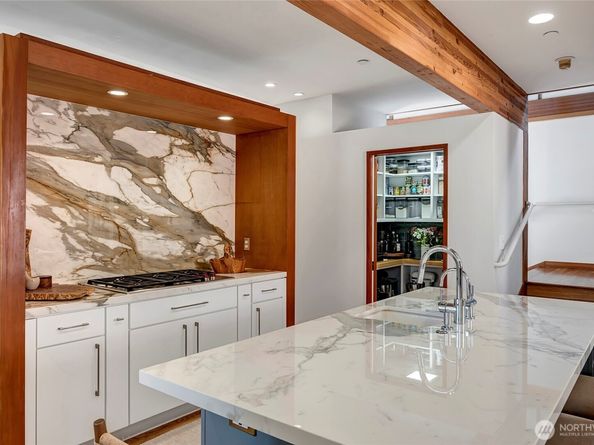 7236 Holly Hill Drive, Mercer Island WA 98040