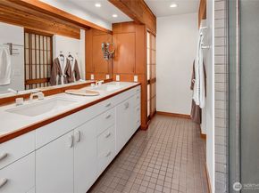 7236 Holly Hill Drive, Mercer Island WA 98040