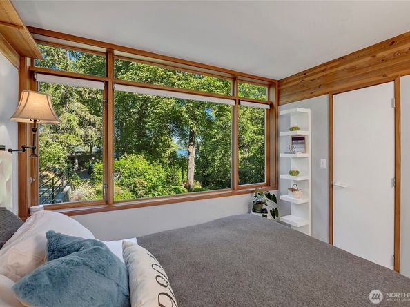 7236 Holly Hill Drive, Mercer Island WA 98040