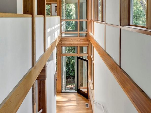 7236 Holly Hill Drive, Mercer Island WA 98040