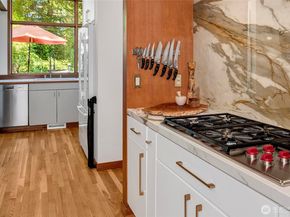 7236 Holly Hill Drive, Mercer Island WA 98040